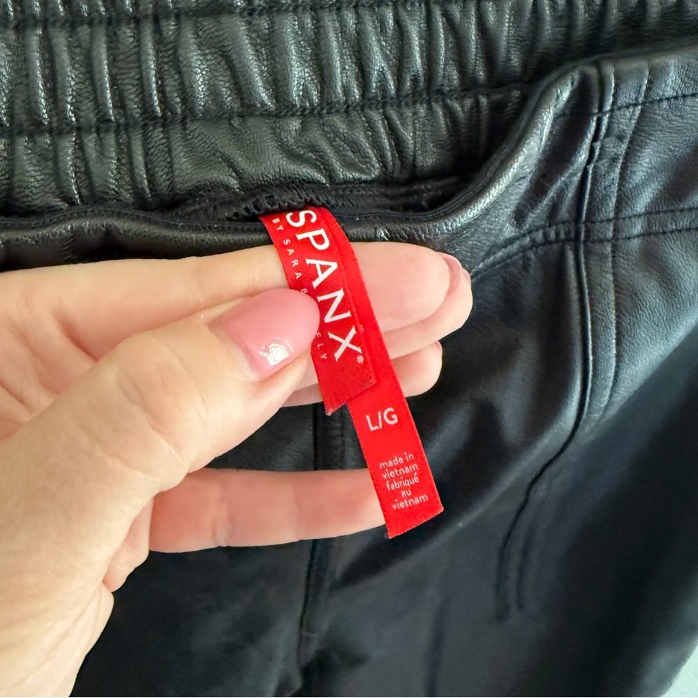 SPANX Black faux leather pull on joggers with pockets size L - Picture 4 of 9